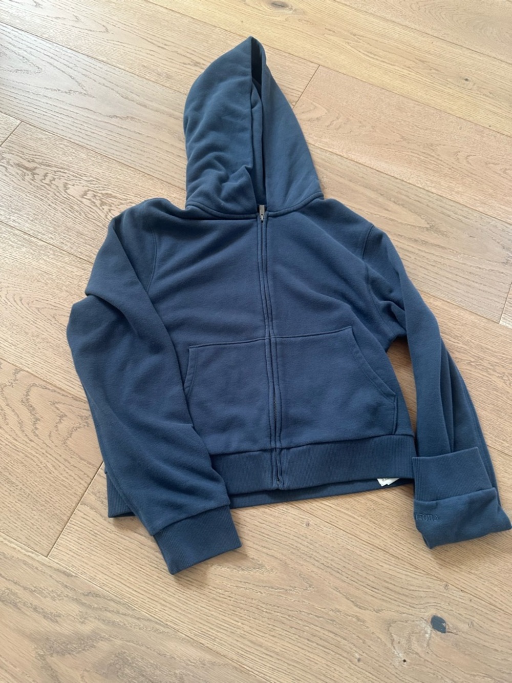 Vuori sedona blue hoodie